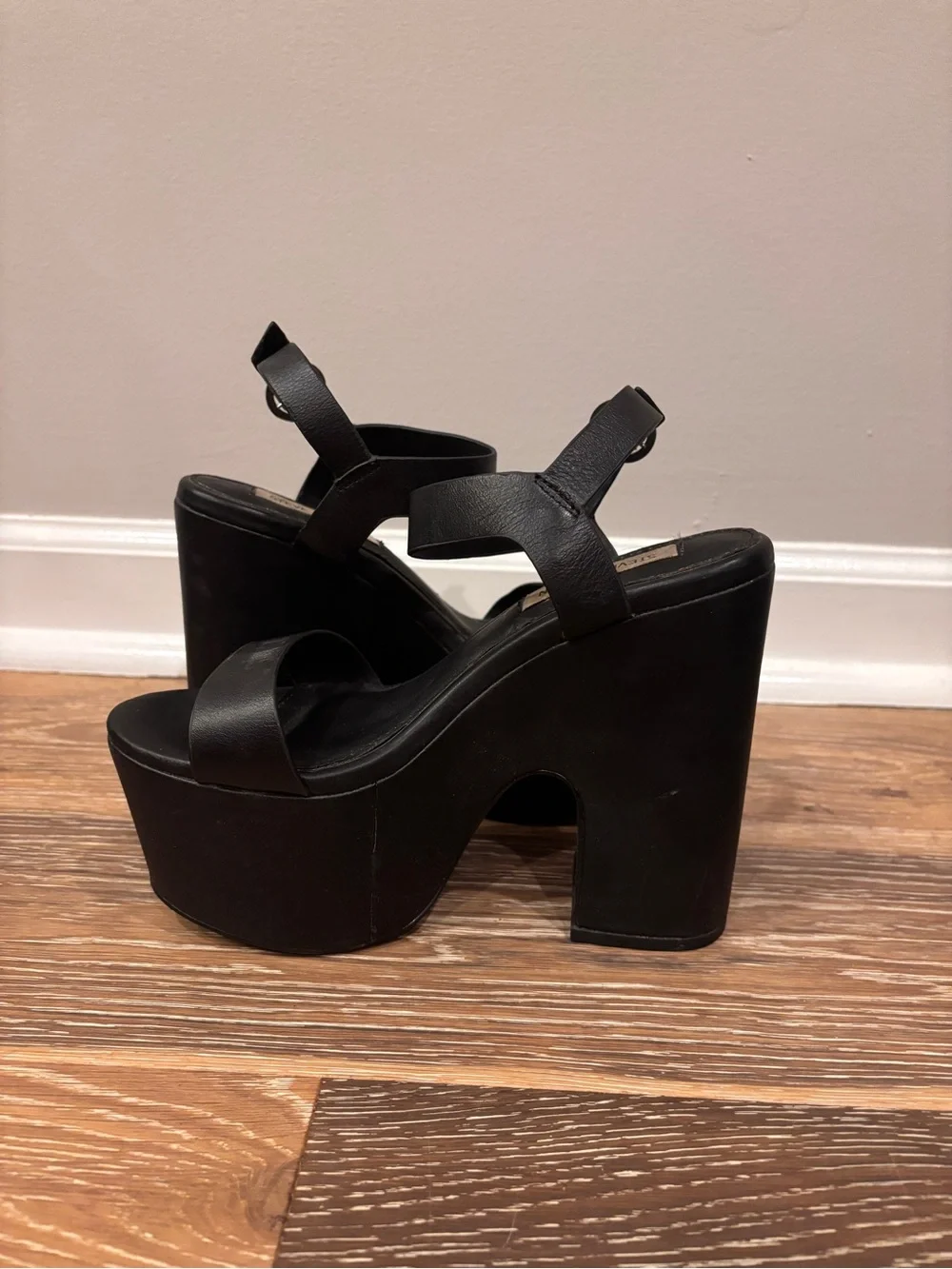Steve Madden Black Platform Block Heel Sandals with Round Buckle